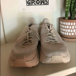 Hoka One One Clifton- Almondmilk